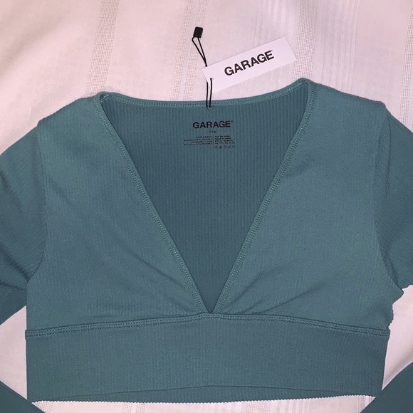 ✨2/$20✨ GARAGE | NWT’s Deep V neck ribbed long sleeve crop top - Picture 1 of 8